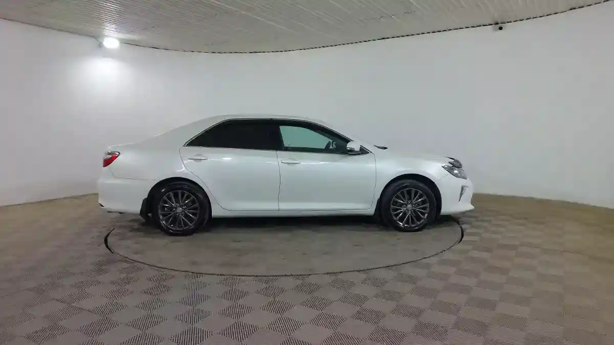 Toyota Camry 2016 года за 10 990 000 тг. в Шымкент