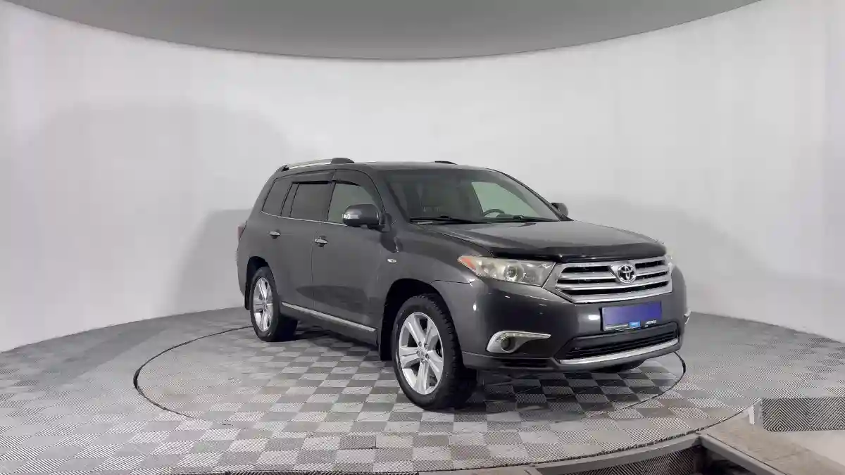 Toyota Highlander 2012 года за 9 650 000 тг. в Караганда