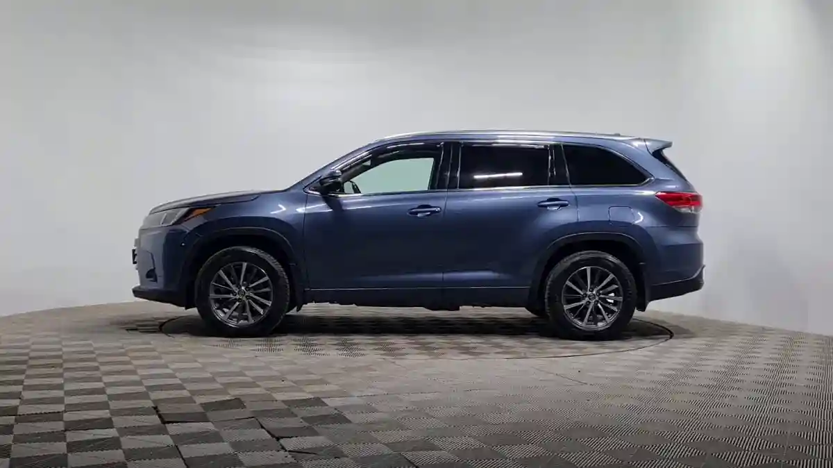 Toyota Highlander 2017 года за 16 200 000 тг. в Алматы