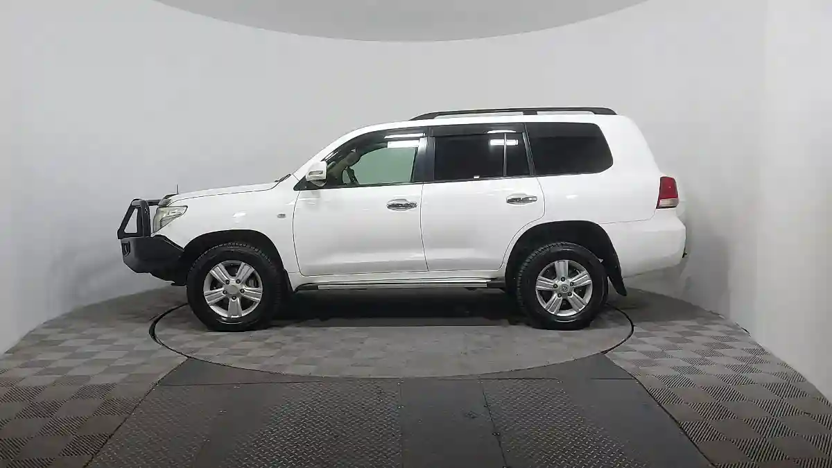 Toyota Land Cruiser 2008 года за 10 370 000 тг. в Астана