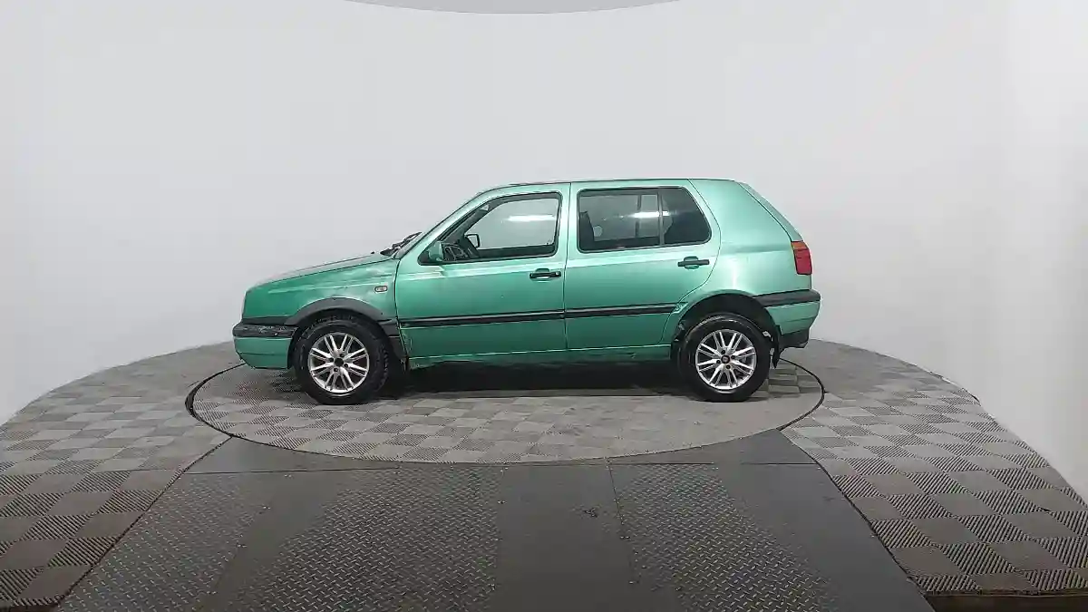 Volkswagen Golf 1994 года за 790 000 тг. в Астана