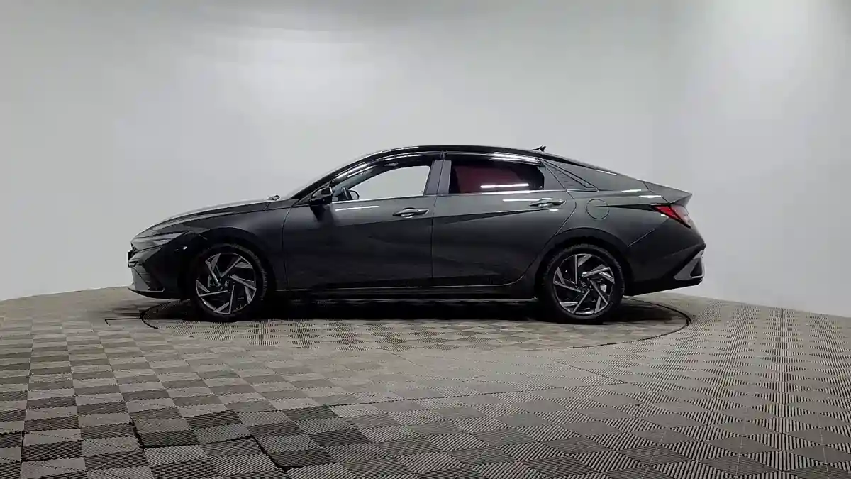 Hyundai Elantra 2023 года за 9 400 000 тг. в Алматы