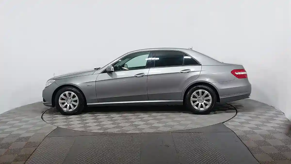 Mercedes-Benz E-Класс 2009 года за 6 090 000 тг. в Астана