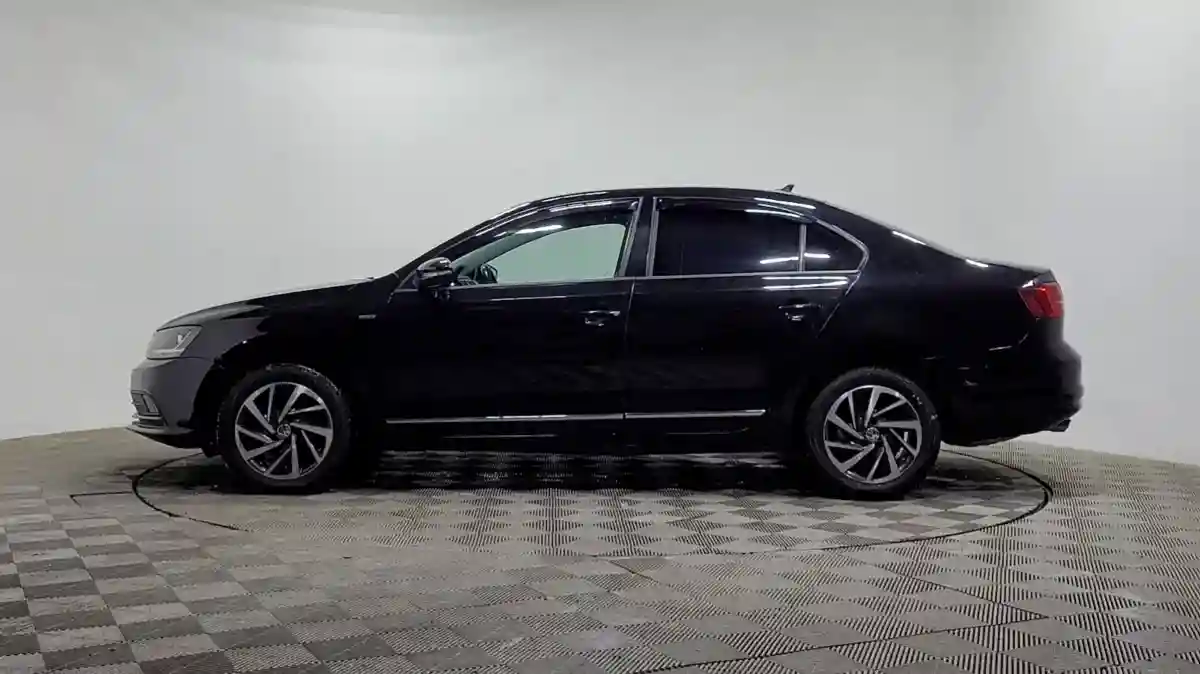 Volkswagen Jetta 2018 года за 6 328 000 тг. в Алматы