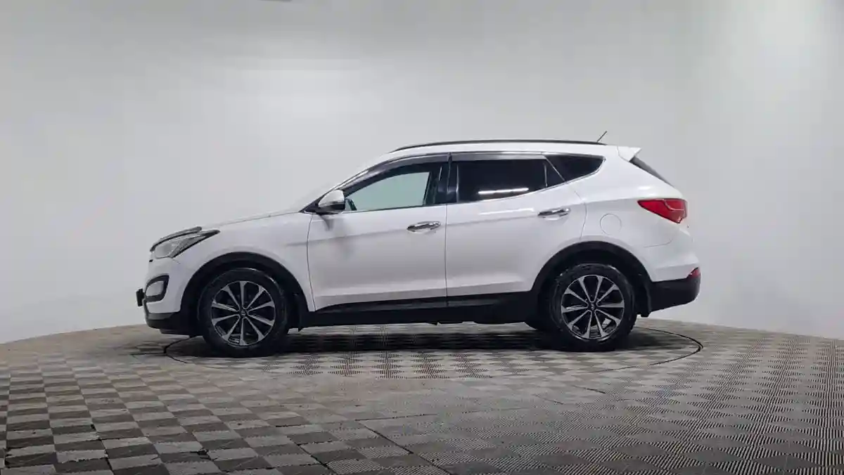 Hyundai Santa Fe 2016 года за 8 654 000 тг. в Алматы