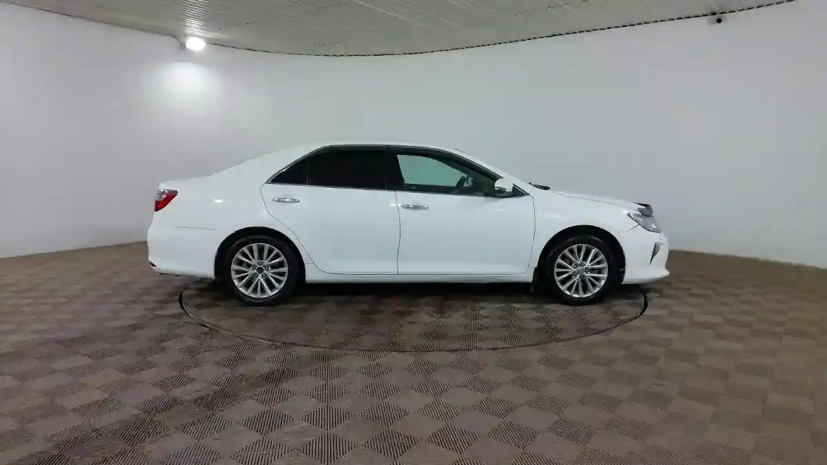 Toyota Camry 2015 года за 8 050 000 тг. в Шымкент