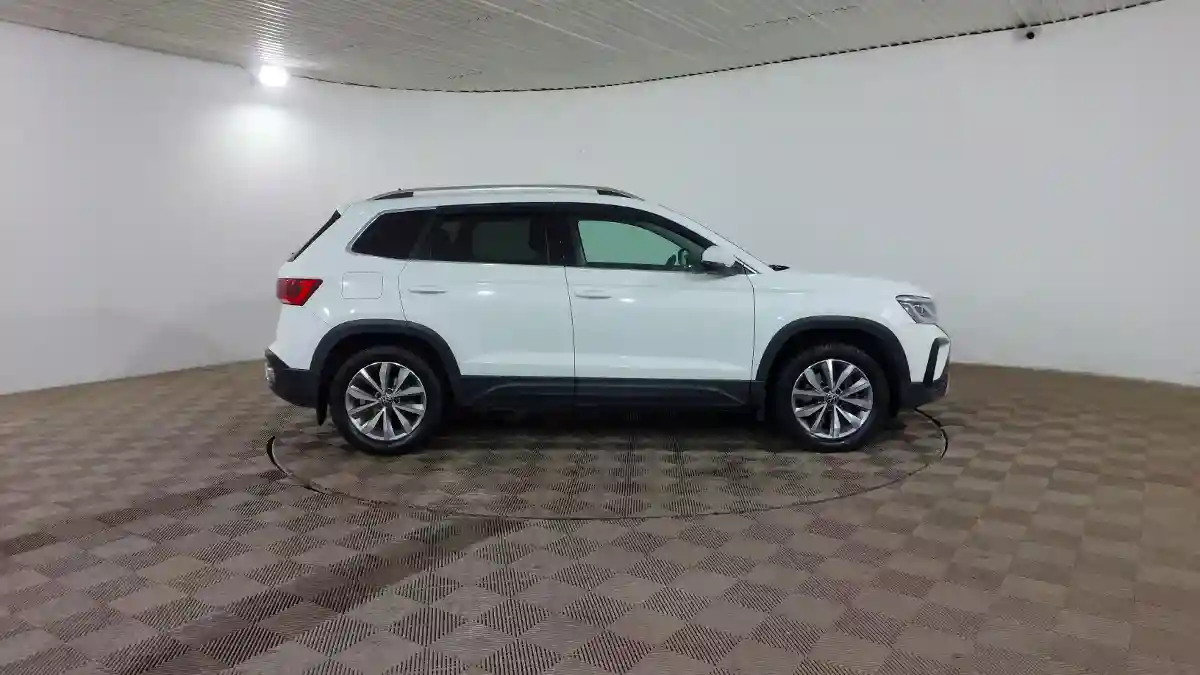 Volkswagen Taos 2021 года за 8 320 000 тг. в Шымкент