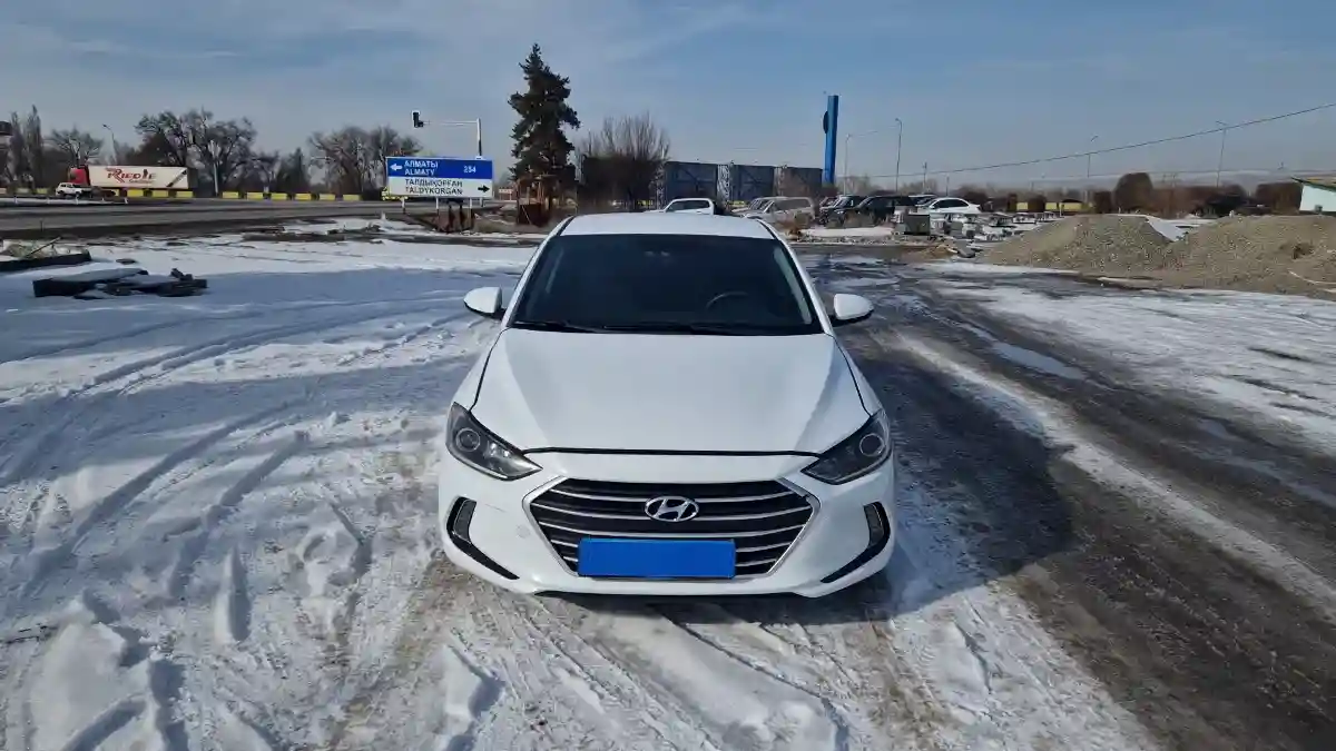Hyundai Elantra 2017 года за 6 289 000 тг. в Талдыкорган