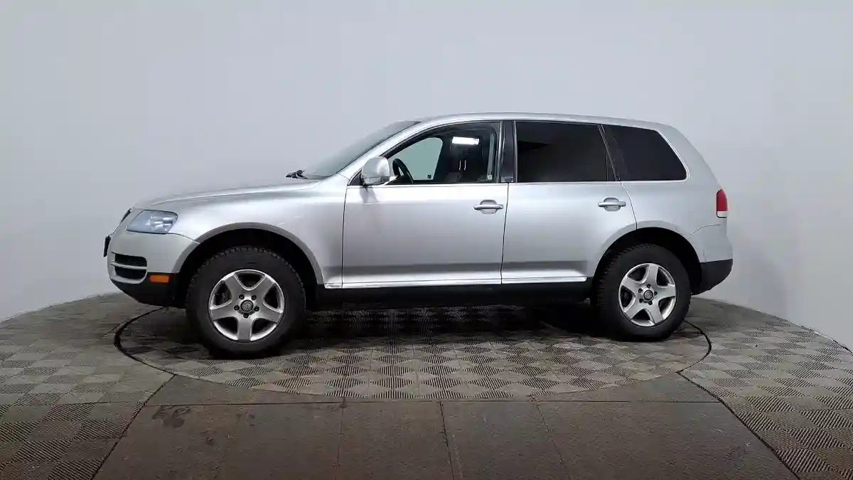 Volkswagen Touareg 2005 года за 3 910 000 тг. в Астана