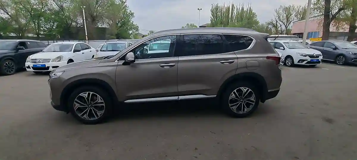 Hyundai Santa Fe 2020 года за 13 000 000 тг. в Алматы