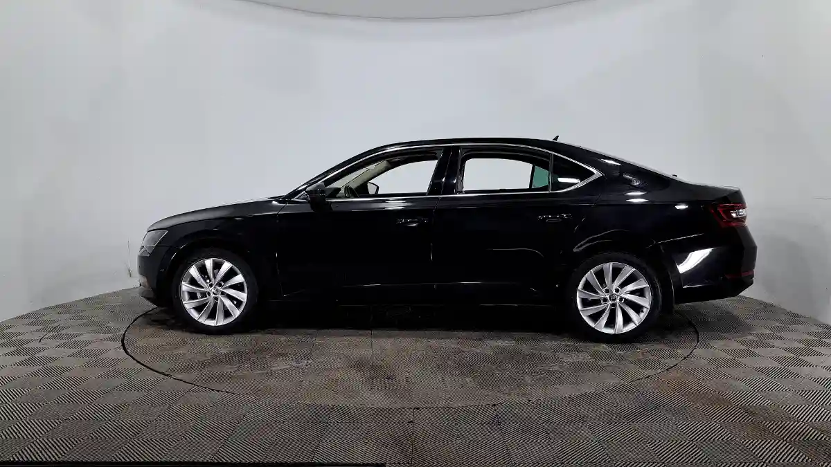 Skoda Superb 2019 года за 9 083 000 тг. в Астана