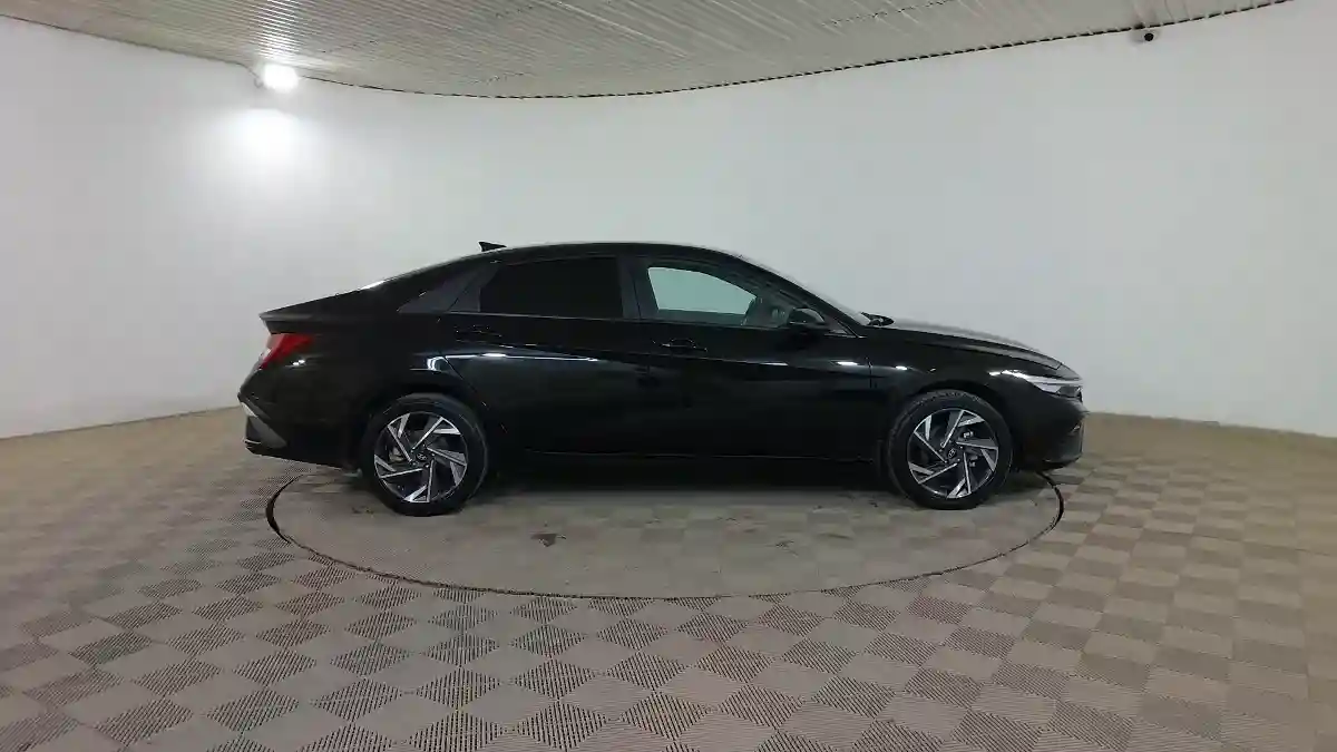 Hyundai Elantra 2024 года за 9 500 000 тг. в Шымкент