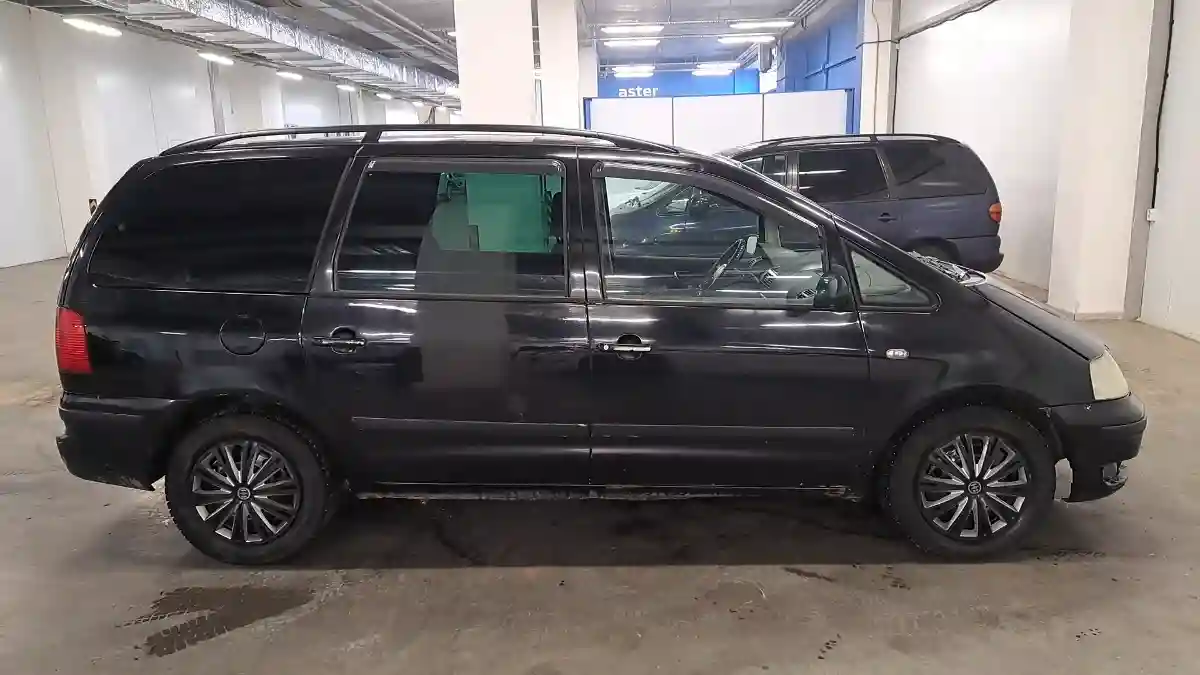 Volkswagen Sharan 2001 года за 2 349 000 тг. в Астана
