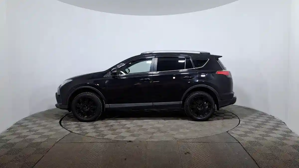 Toyota RAV4 2016 года за 9 646 000 тг. в Астана