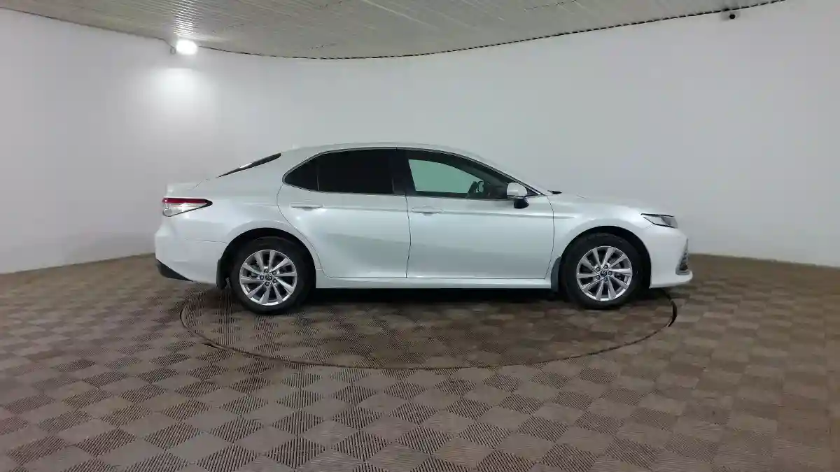 Toyota Camry 2021 года за 12 729 000 тг. в Шымкент