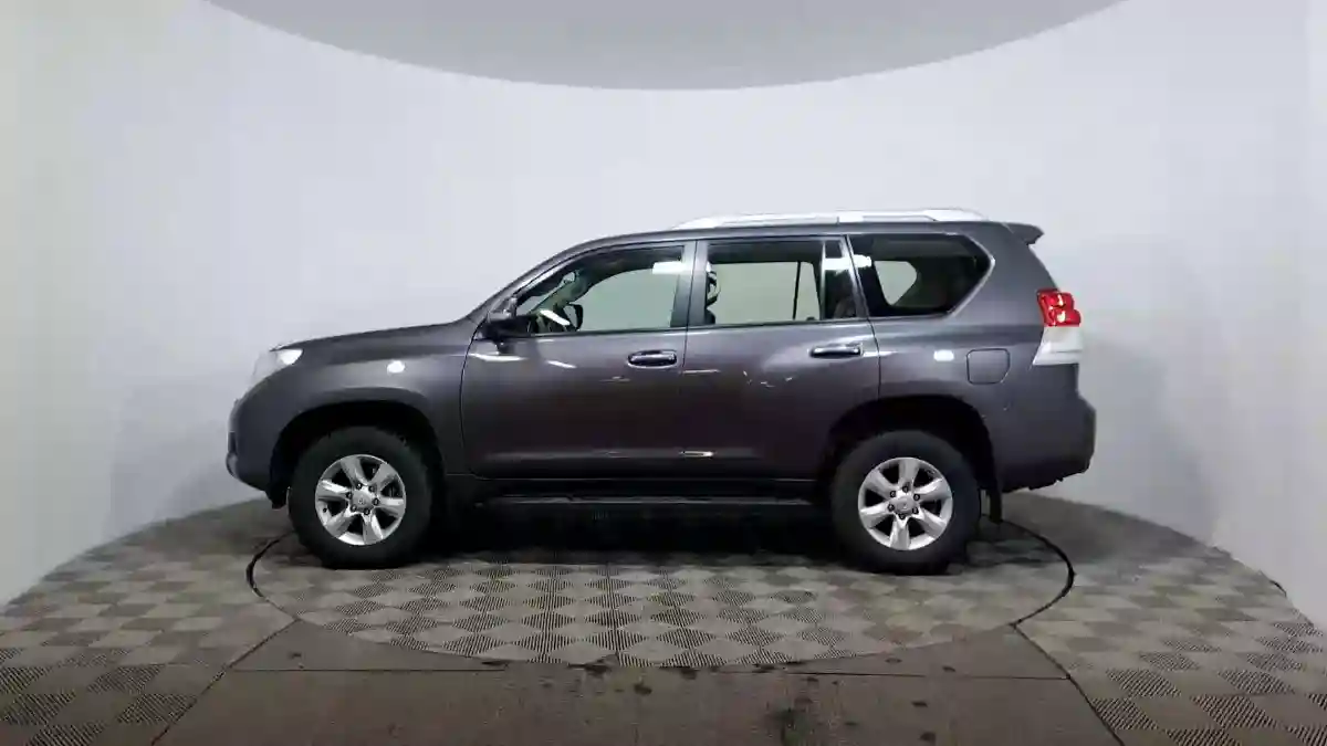 Toyota Land Cruiser Prado 2013 года за 15 679 000 тг. в Астана