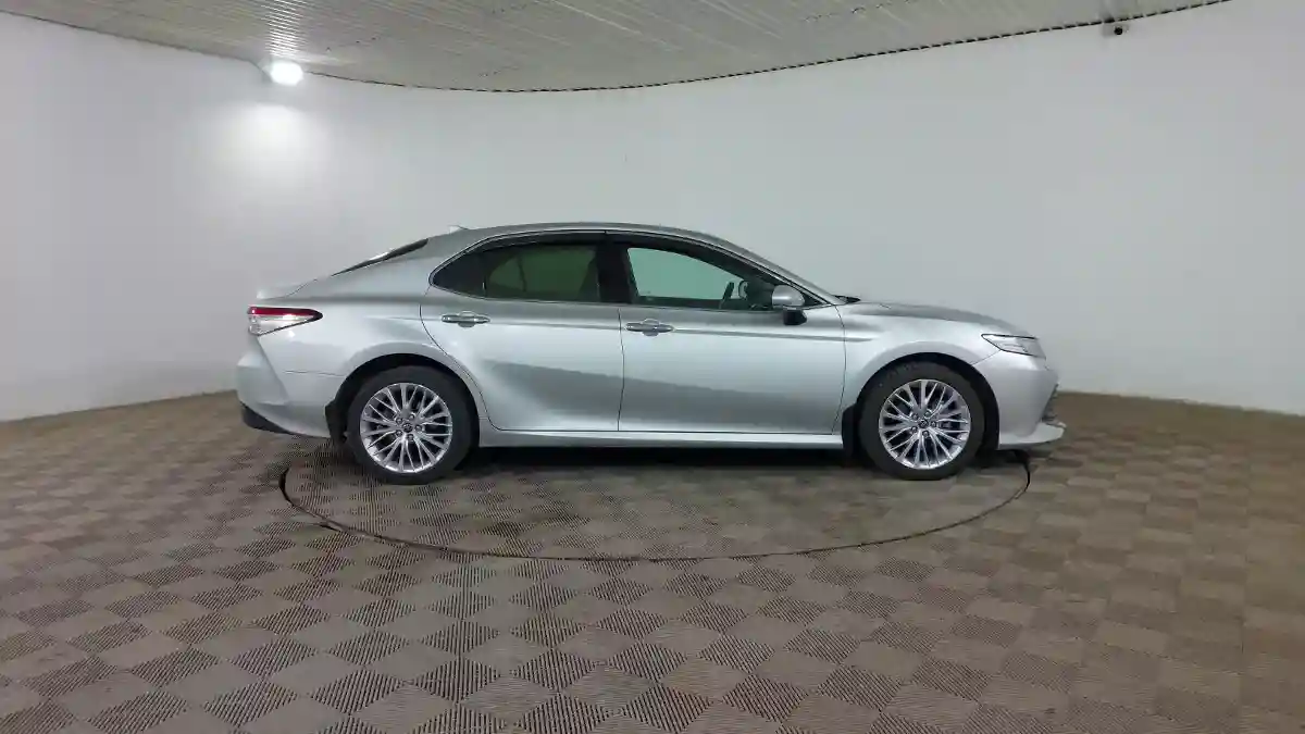 Toyota Camry 2019 года за 12 632 000 тг. в Шымкент