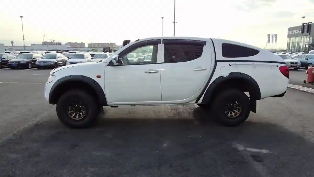 Mitsubishi L200 2007 года за 6 100 000 тг. в Алматы