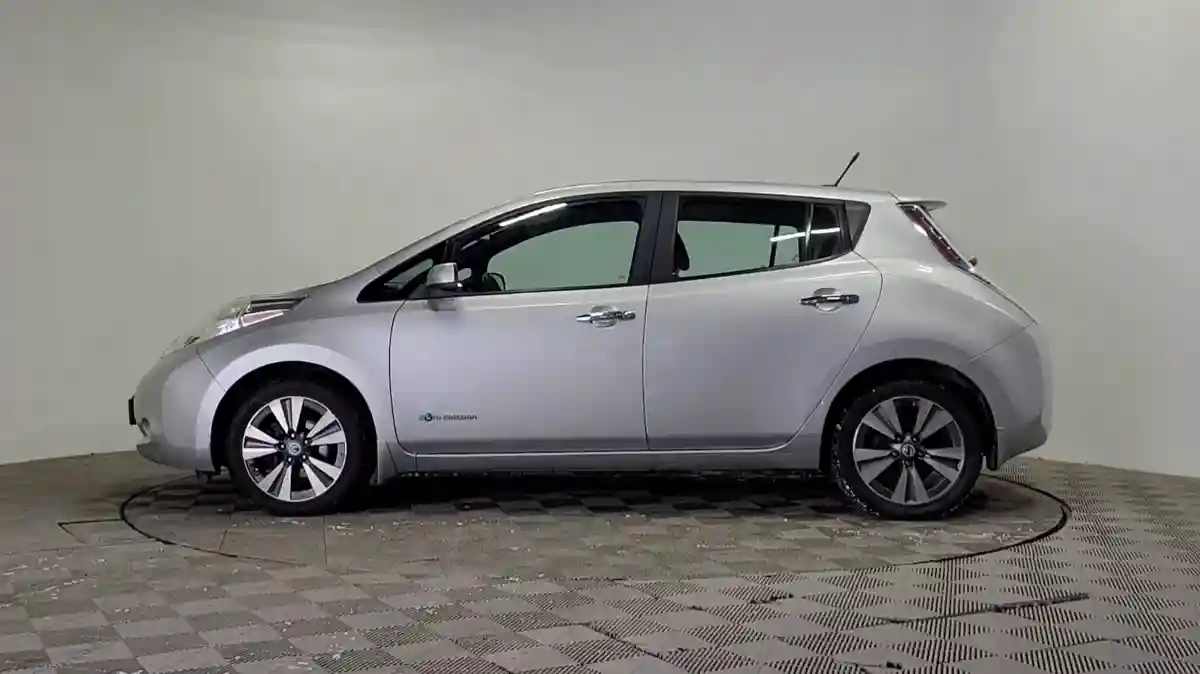 Nissan Leaf 2013 года за 3 040 000 тг. в Алматы