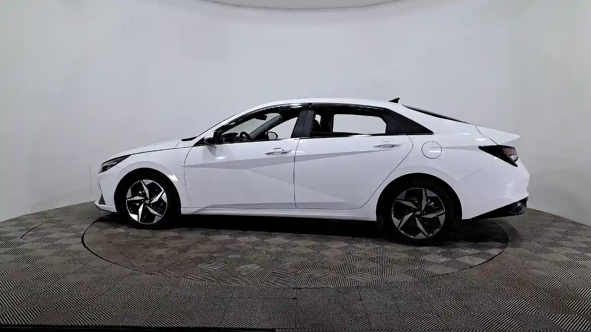 Hyundai Elantra 2023 года за 7 240 000 тг. в Астана