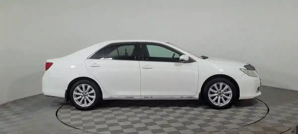 Toyota Camry 2012 года за 7 980 000 тг. в Караганда