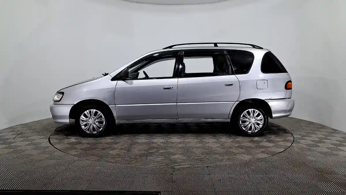 Toyota Ipsum 1997 года за 1 670 000 тг. в Астана