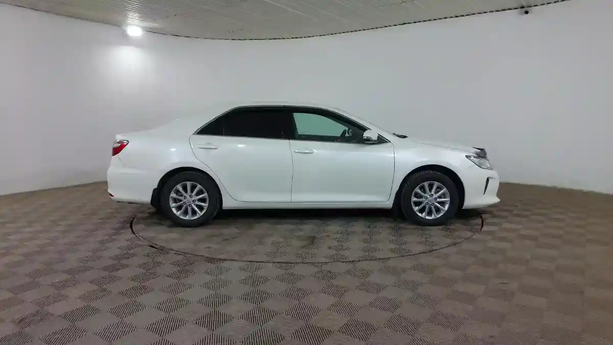 Toyota Camry 2015 года за 10 290 000 тг. в Шымкент