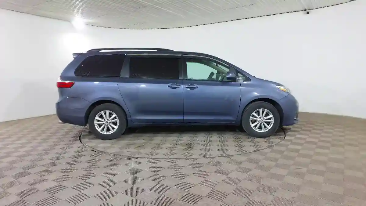 Toyota Sienna 2016 года за 10 820 000 тг. в Шымкент