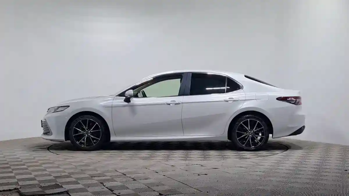 Toyota Camry 2022 года за 12 890 000 тг. в Алматы