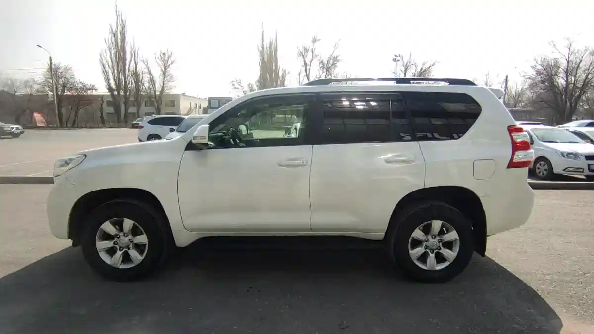 Toyota Land Cruiser Prado 2015 года за 16 490 000 тг. в Тараз