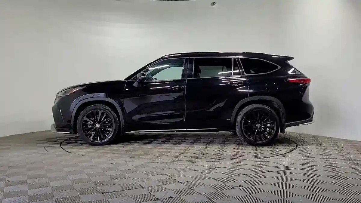 Toyota Highlander 2023 года за 24 500 000 тг. в Алматы