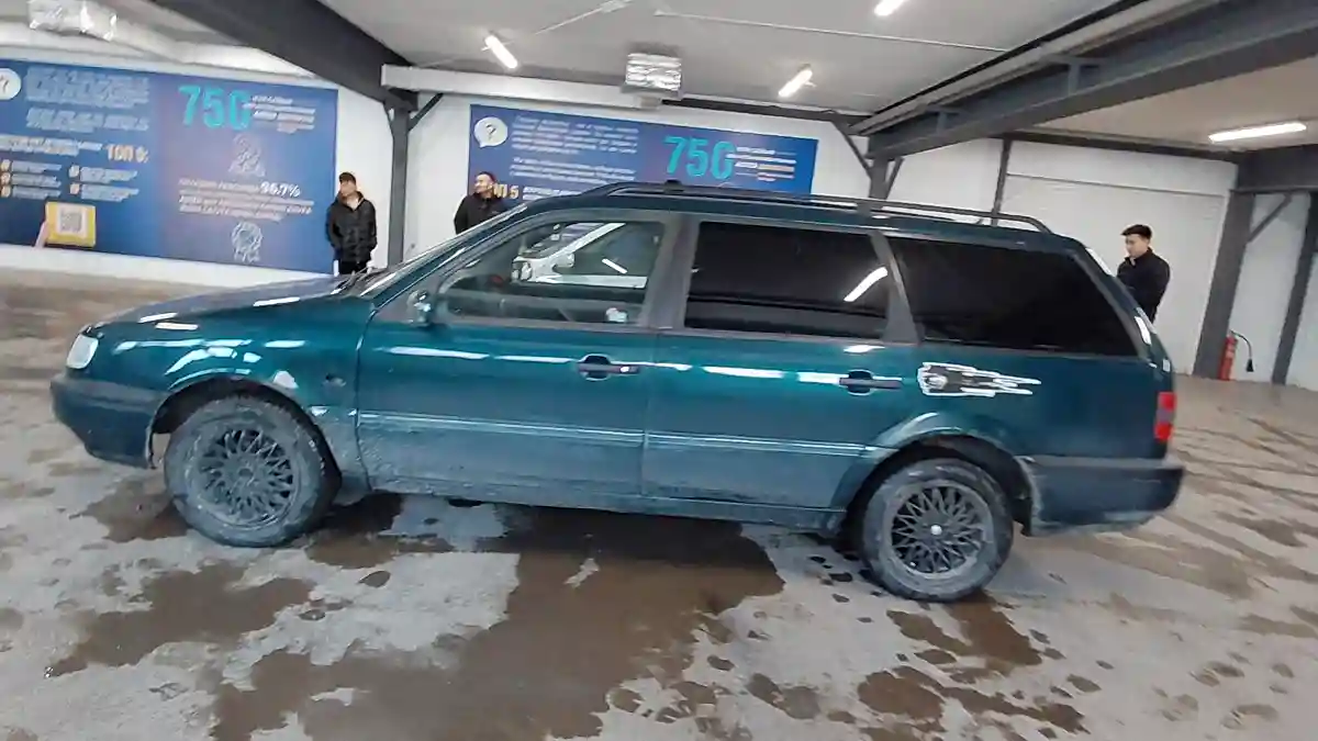 Volkswagen Passat 1995 года за 1 500 000 тг. в Астана