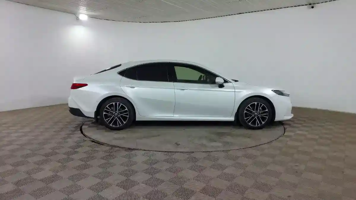 Toyota Camry 2024 года за 21 990 000 тг. в Шымкент