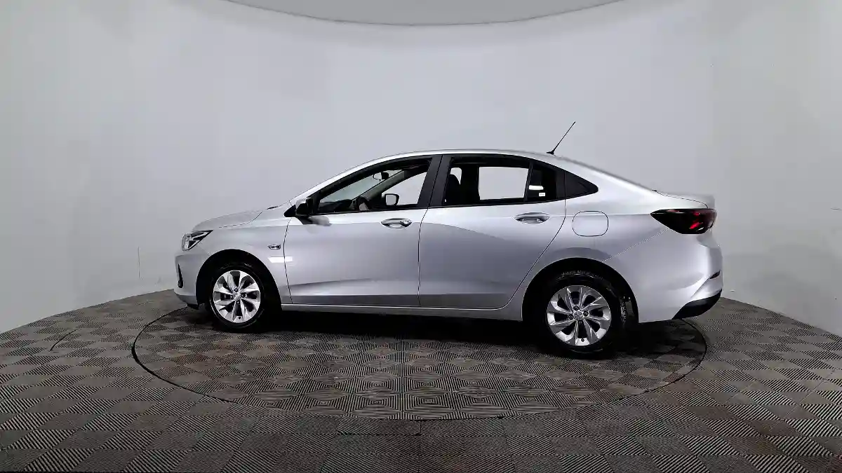 Chevrolet Onix 2023 года за 5 590 000 тг. в Астана