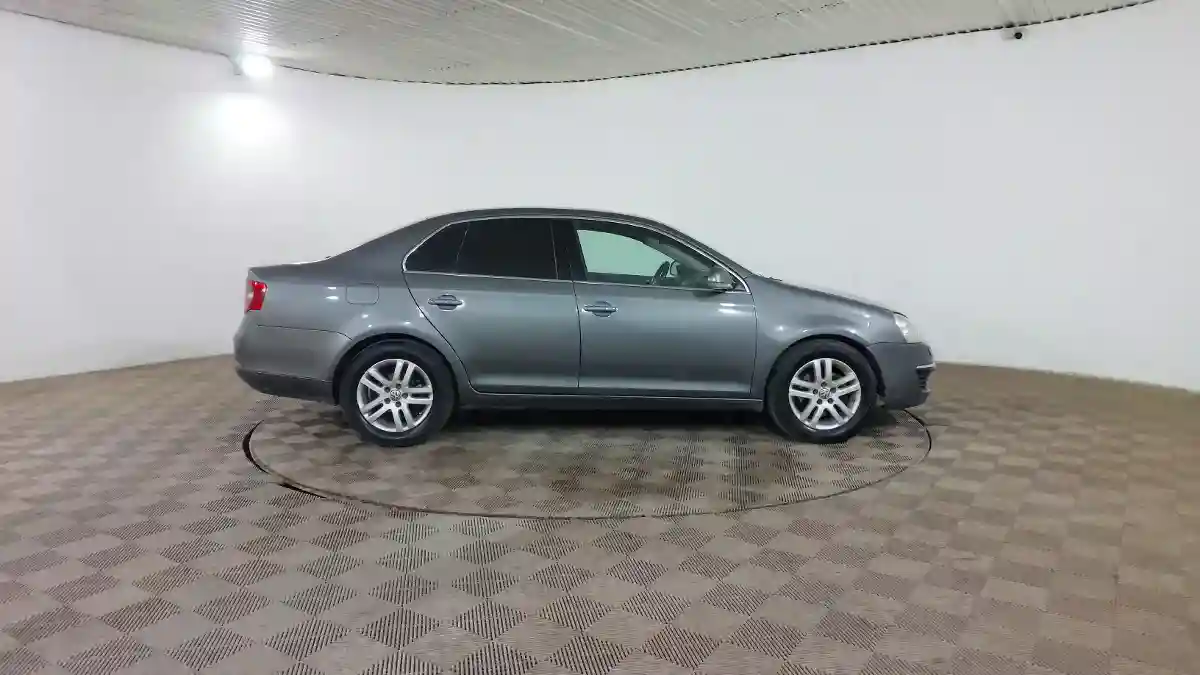 Volkswagen Jetta 2005 года за 2 890 000 тг. в Шымкент