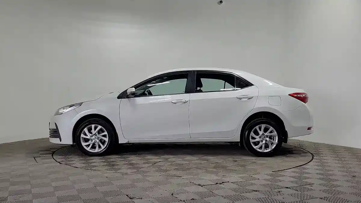 Toyota Corolla 2018 года за 8 600 000 тг. в Алматы