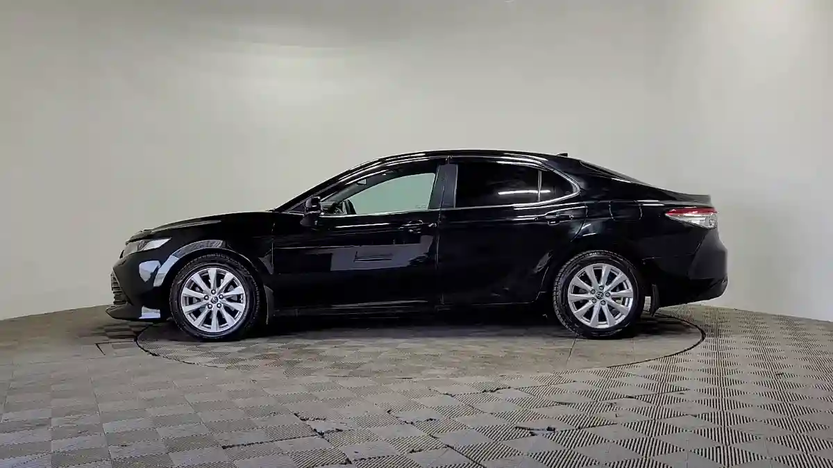 Toyota Camry 2019 года за 11 800 000 тг. в Алматы