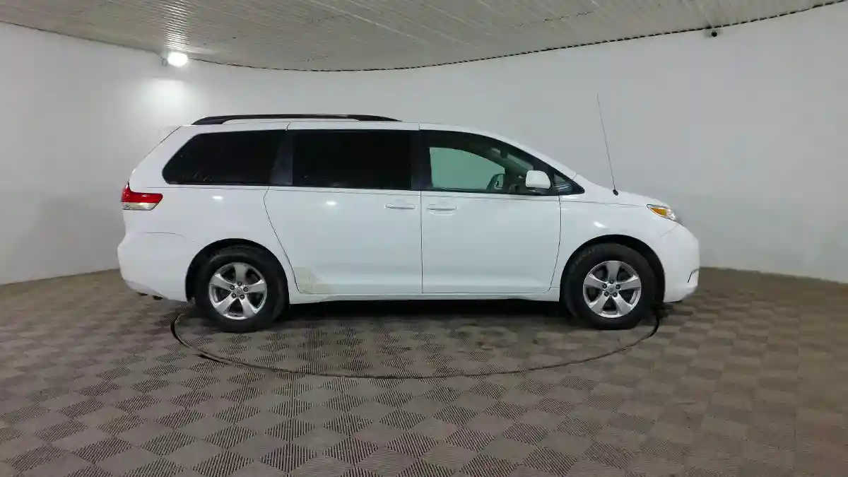 Toyota Sienna 2013 года за 12 590 000 тг. в Шымкент