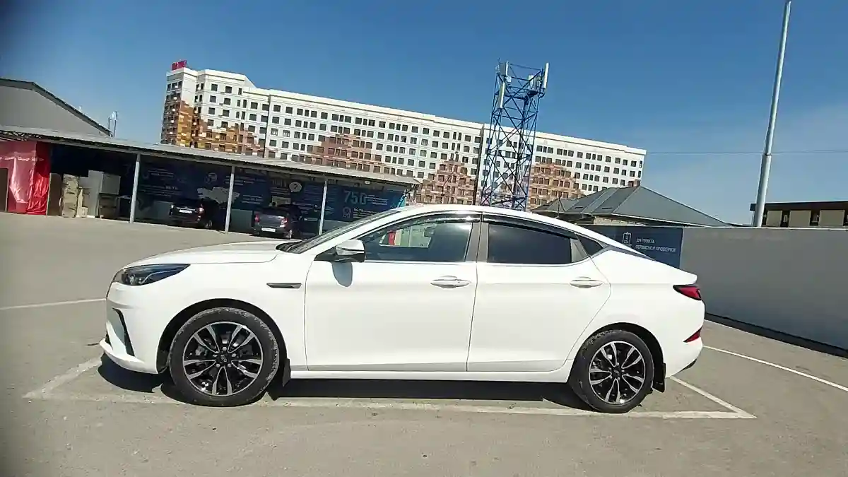 JAC J7 2024 года за 6 890 000 тг. в Шымкент