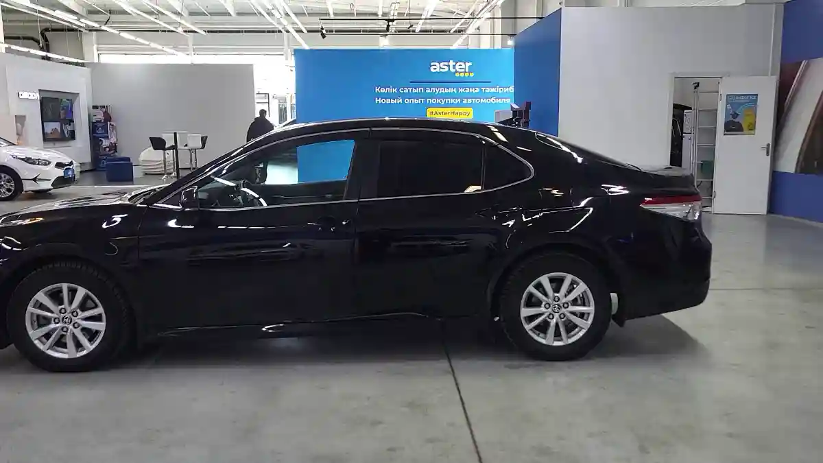 Toyota Camry 2021 года за 10 990 000 тг. в Усть-Каменогорск