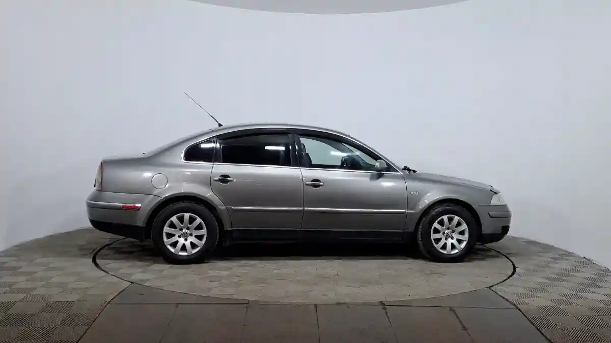 Volkswagen Passat 2002 года за 2 390 000 тг. в Астана