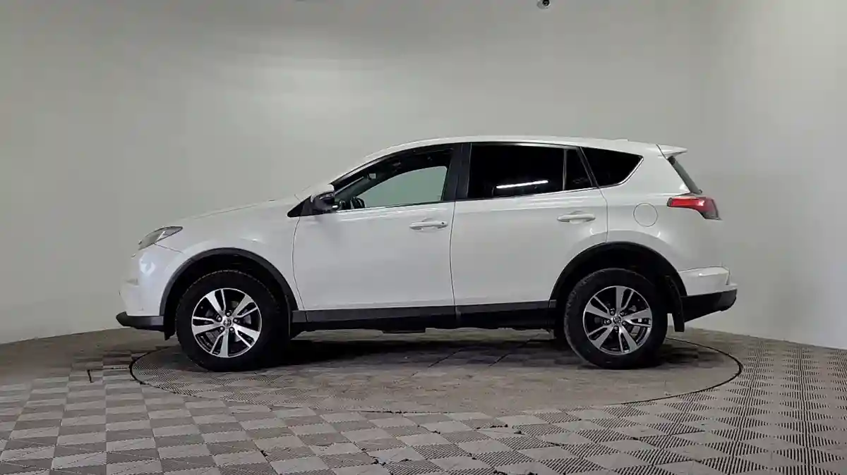 Toyota RAV4 2016 года за 9 390 000 тг. в Алматы