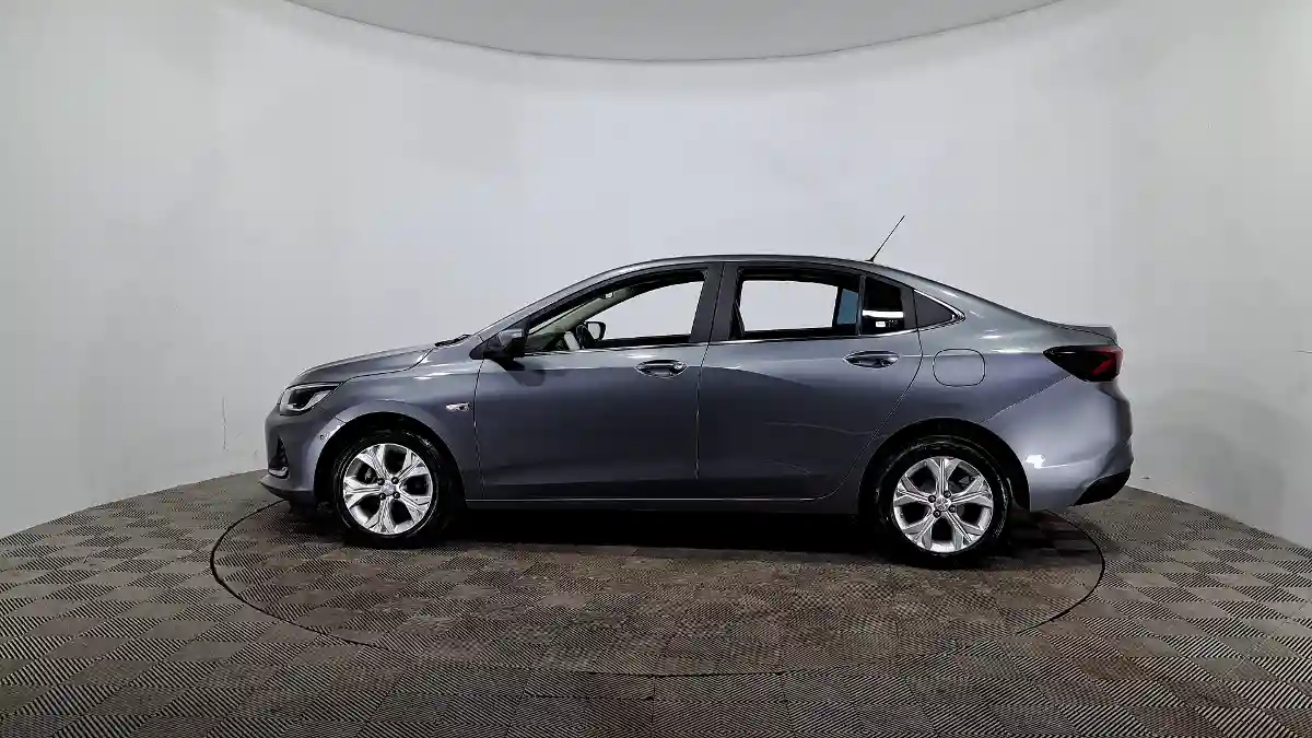 Chevrolet Onix 2023 года за 5 590 000 тг. в Астана