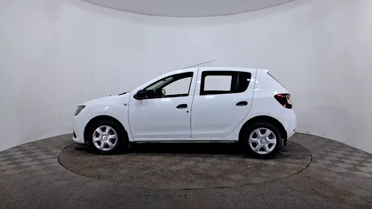 Renault Sandero 2015 года за 2 390 000 тг. в Астана