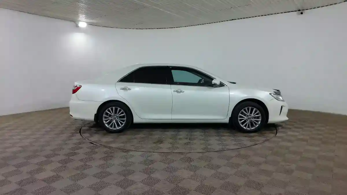 Toyota Camry 2016 года за 11 750 000 тг. в Шымкент