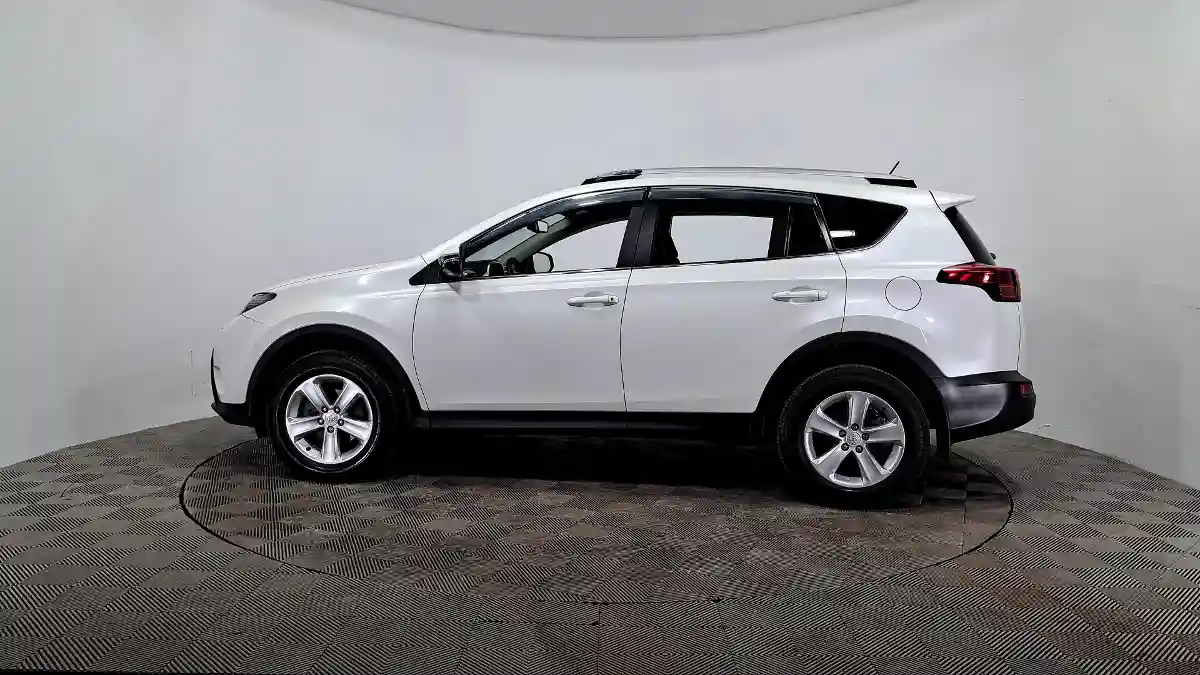 Toyota RAV4 2014 года за 10 190 000 тг. в Астана