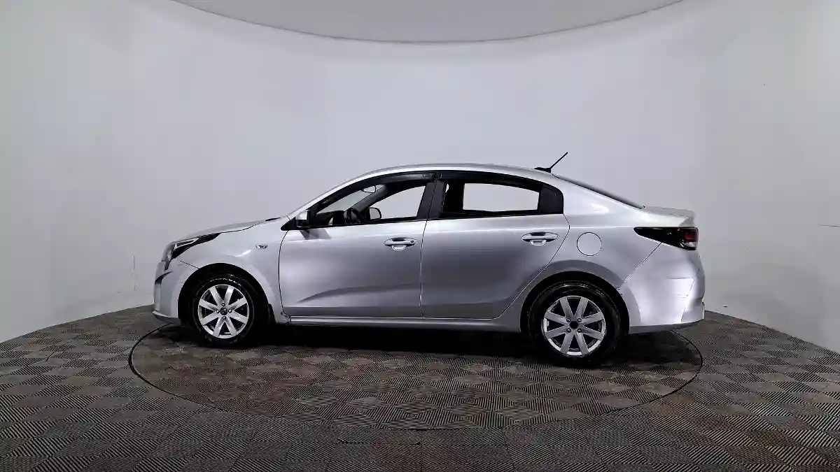 Kia Rio 2021 года за 5 590 000 тг. в Астана