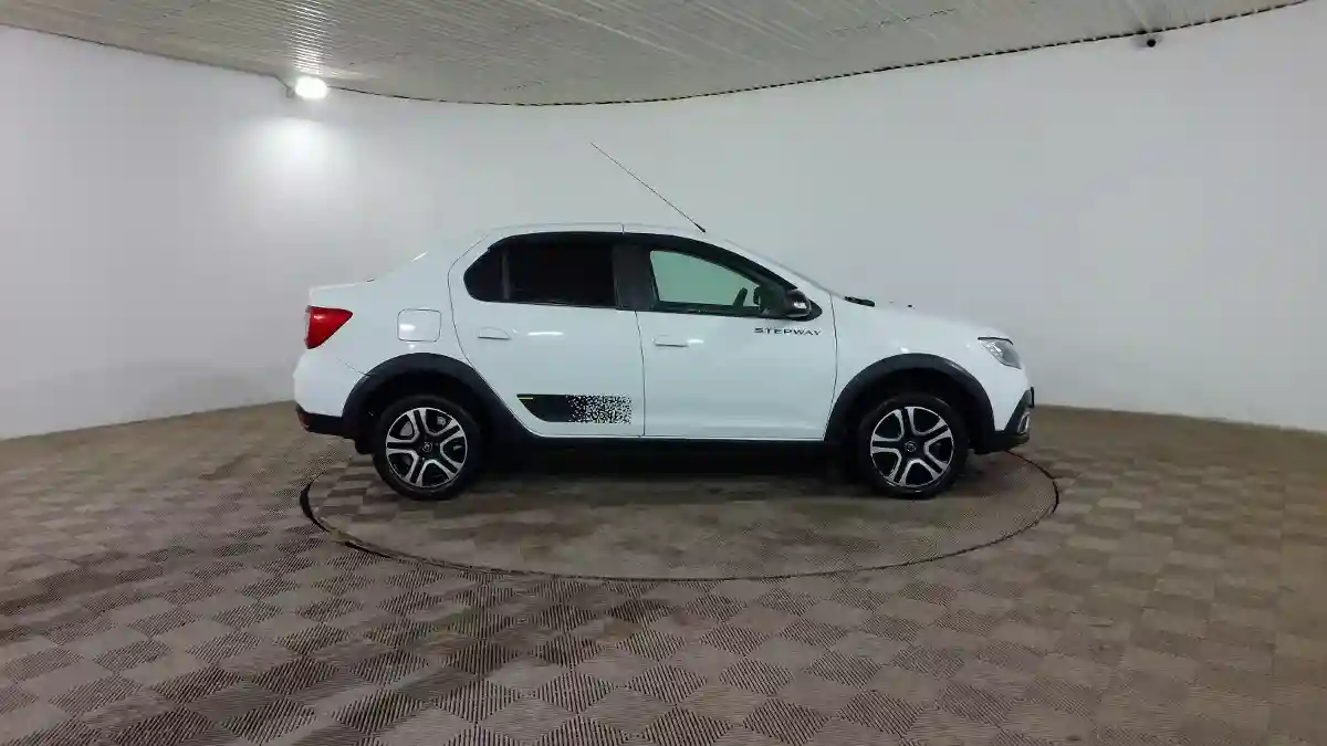 Renault Logan 2022 года за 4 190 000 тг. в Шымкент