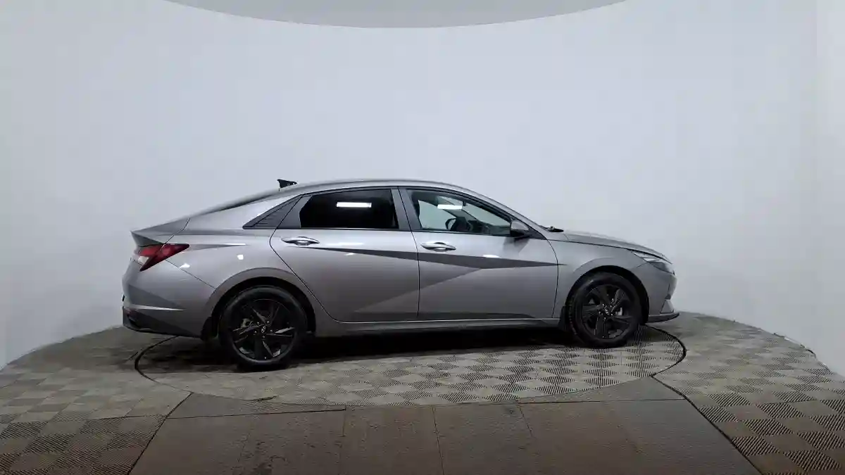 Hyundai Elantra 2021 года за 8 290 000 тг. в Астана
