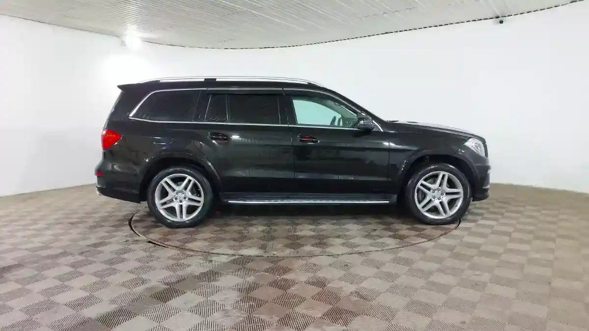 Mercedes-Benz GL-Класс 2015 года за 14 620 000 тг. в Шымкент